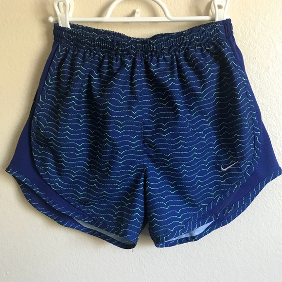 Nike Running Shorts - Picture 2 of 3